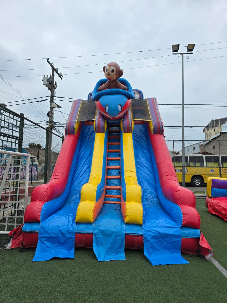 Tobogán Circo Mono